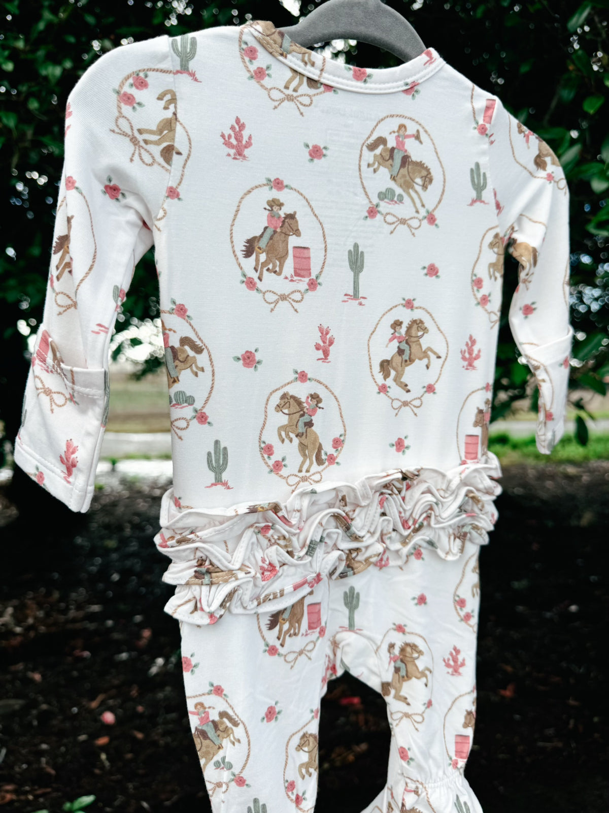 Cowgirl Cameos Bamboo Footie | Girls
